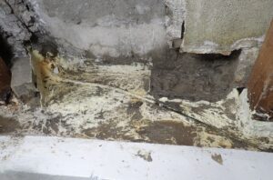 TAPグラウト工法工事施工前1　B1劇場舞台下
