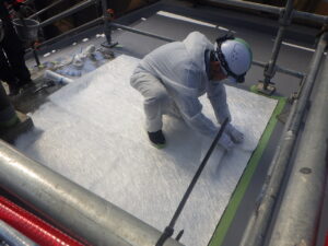 歩道橋耐久性向上防水工事　施行中写真②