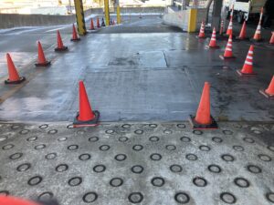 大型商業施設 駐車場床面改修工事施工前③